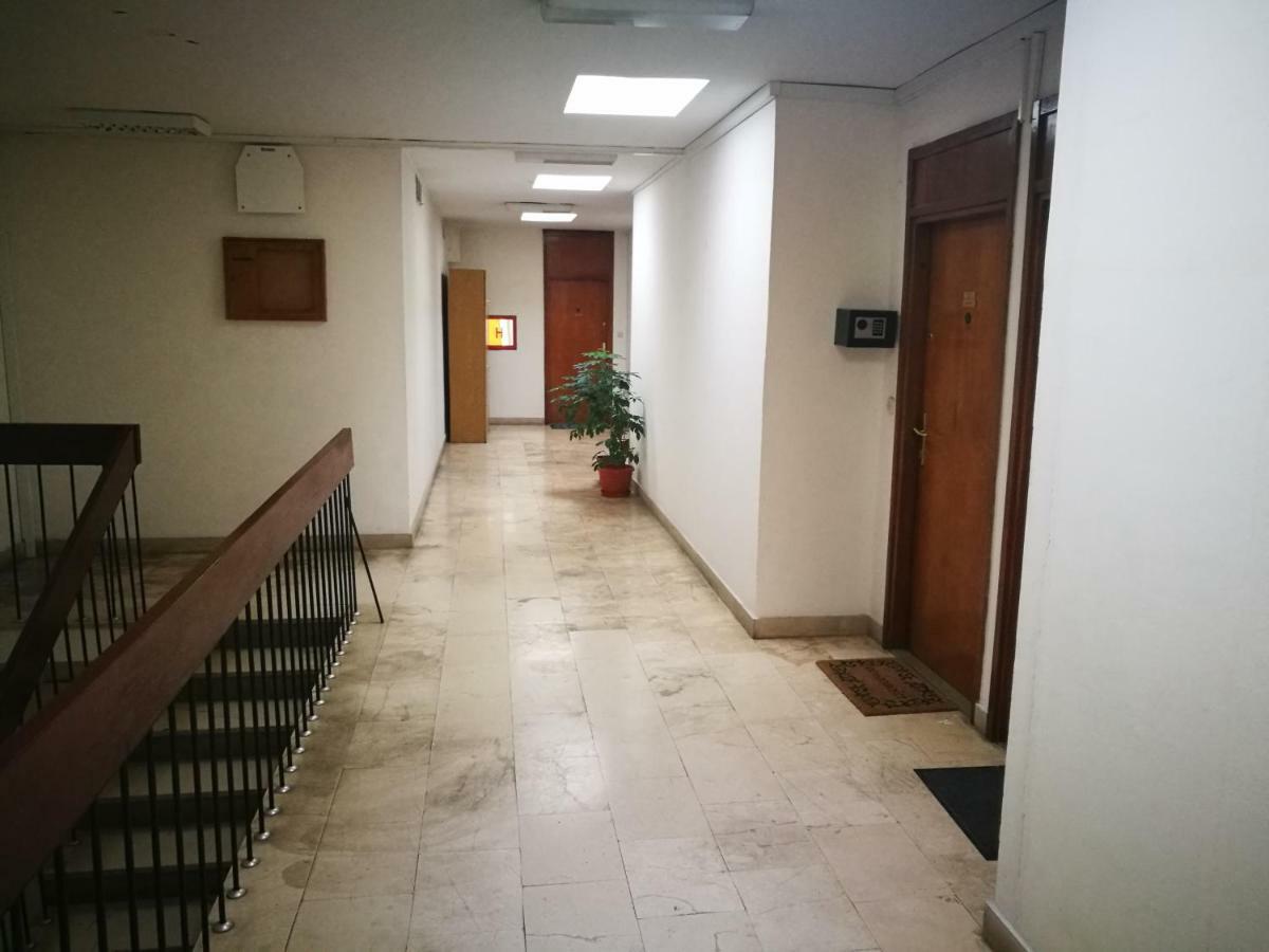 Apartman Doris,Self Check In Сплит Екстериор снимка